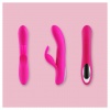 Silikónový vibrátor Amoressa Ethan Wave ružovej farby so stimulátorom klitorisu v tvare zajačika.