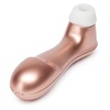 Luxusný zlatý stimulátor na sosanie klitorisu.