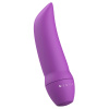 Malý vibrátor fialovej farby so zahnutým tvarom. 