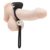 Nastaviteľný vibračný erekčný krúžok nasadený na koreni penisu.