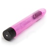Vibrátor v priehľadnej ružovo fialovej farby s hladkým povrchom PVC materiálu.