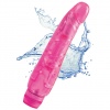Vodotesný ružový vibrátor v realistickom tvare penisu miernej žilnatosti.