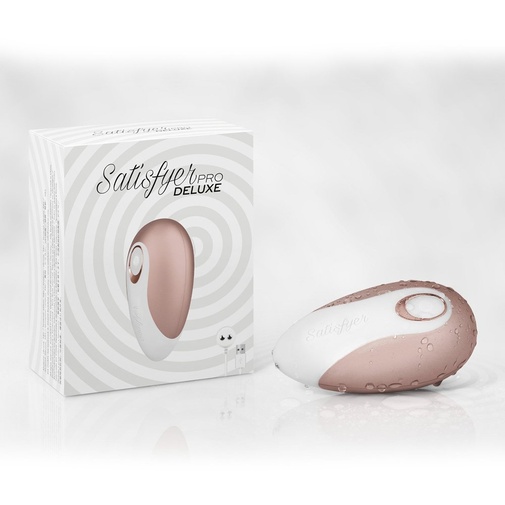 Malý sací stimulátor na klitoris Satisfyer Pro Deluxe v balení.