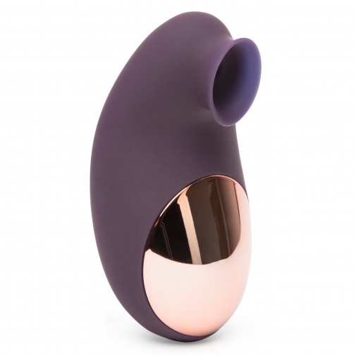 Luxusný sací stimulátor klitorisu menšej veľkosti, vyrobený zo špičkového silikónu - Fifty Shades Freed Sweet Release.