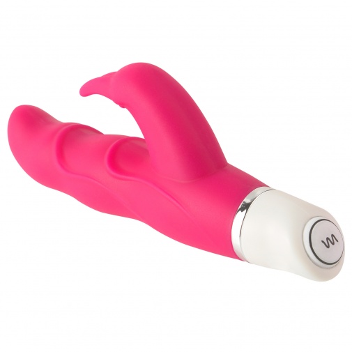 Ružový vibrátor z kvalitného silikónu, hladkým hodvábnym povrchom a dvoma motorčekmi so stimulátorom klitorisu.